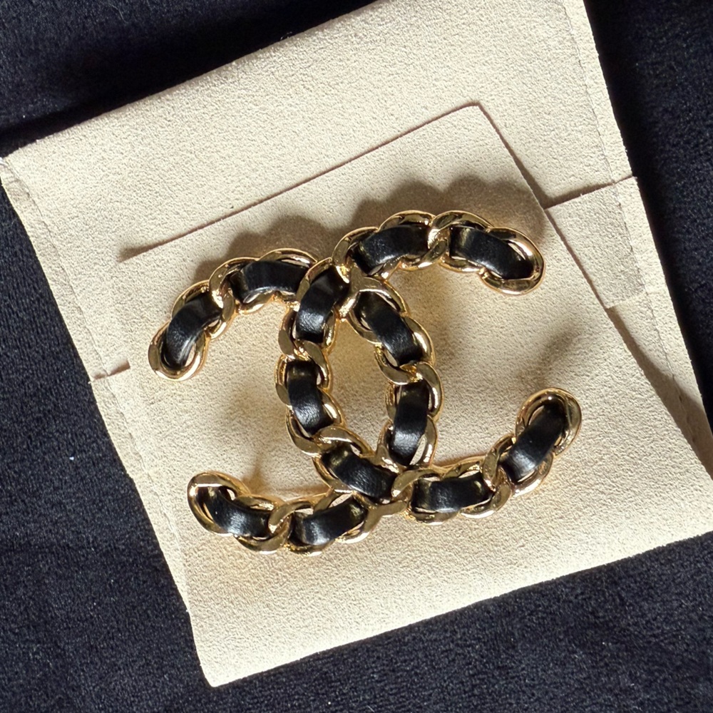 Brooch